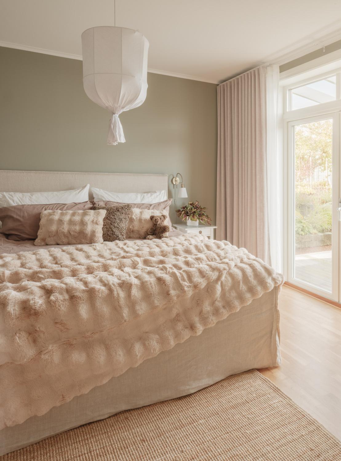 Cushion MISTY L beige
