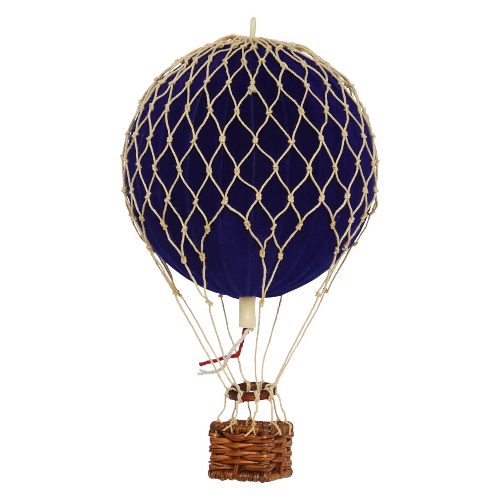 Floating The Skies, Bl. Velvet