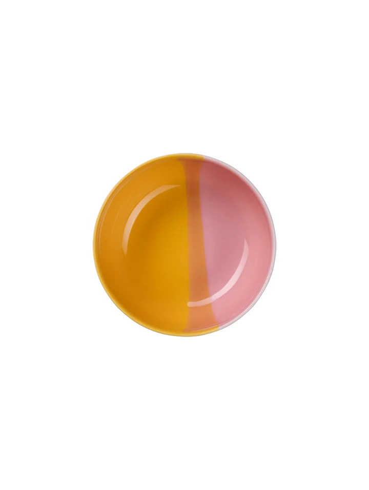 Schale auf Fuss passion fruit smoothie